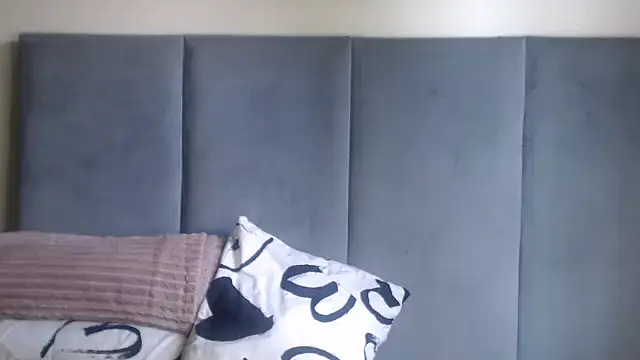 Snapshot of Jah-Queen chatting on November 2025 01:56:02 PM Jah-Queen online show from November 2025 01:56:02 PM