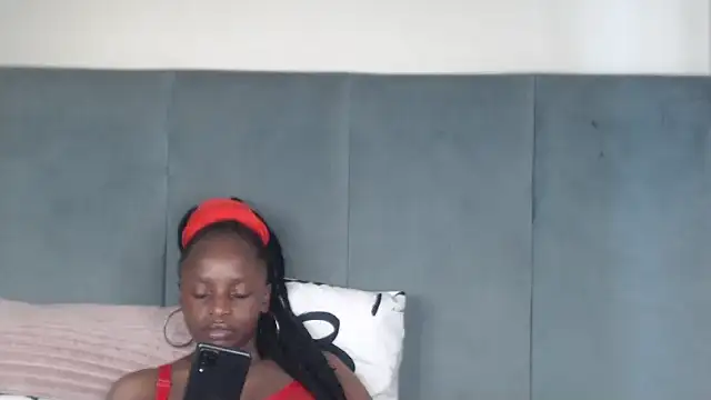 Snapshot of Jah-Queen chatting on November 2025 09:01:01 AM Jah-Queen online show from November 2025 09:01:01 AM