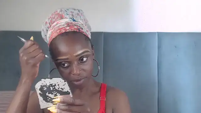 Snapshot of Jah-Queen chatting on December 2025 07:37:01 AM Jah-Queen online show from December 2025 07:37:01 AM