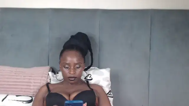 Snapshot of Jah-Queen chatting on January 2026 07:50:02 PM Jah-Queen online show from January 2026 07:50:02 PM