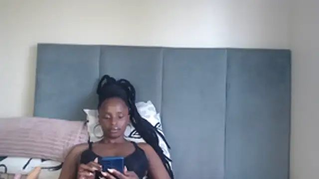 Snapshot of Jah-Queen chatting on January 2026 02:33:01 PM Jah-Queen online show from January 2026 02:33:01 PM