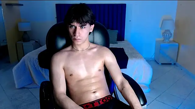 Snapshot of RoberthAlv chatting on February 2026 01:40:01 PM RoberthAlv online show from February 2026 01:40:01 PM