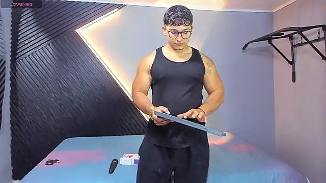 Snapshot of Horny_nick18 chatting on March 2026 12:33:01 PM Horny nick18 online show from March 2026 12:33:01 PM