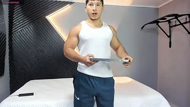 Snapshot of Horny_nick18 chatting on March 2026 02:00:02 PM Horny nick18 online show from March 2026 02:00:02 PM