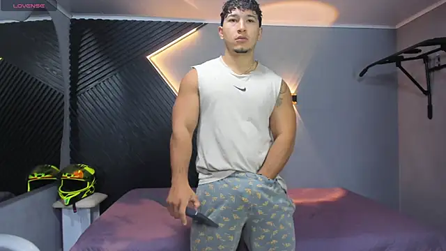 Snapshot of Horny_nick18 chatting on April 2026 12:06:02 PM Horny nick18 online show from April 2026 12:06:02 PM