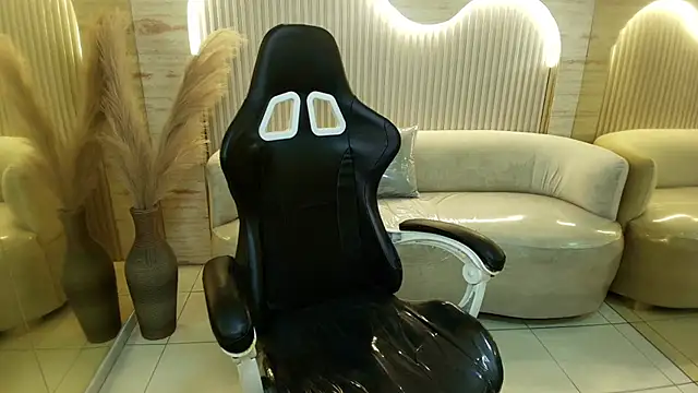 scarlettvixen r online show from September 2025 08:30:02 PM