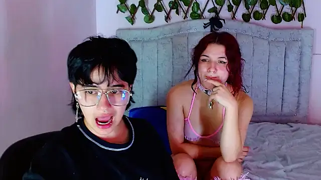 katalinathxandbritney1 online show from December 2025 04:39:02 AM