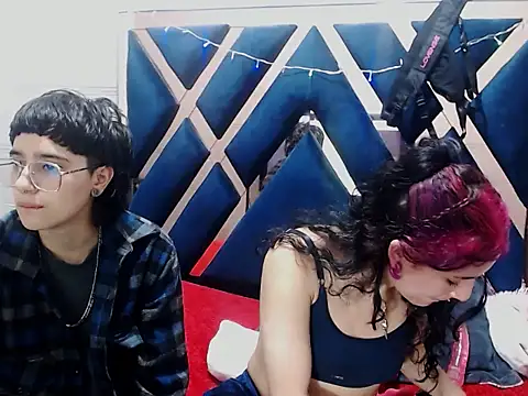 katalinathxandbritney1 online show from January 2026 12:27:02 AM