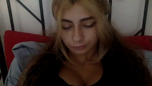 Snapshot of piccolaflo chatting on July 2026 10:06:02 AM piccolaflo online show from July 2026 10:06:02 AM