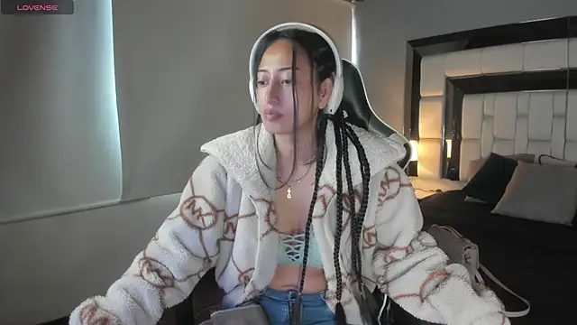 Adhara7 online show from October 2025 06:17:02 PM