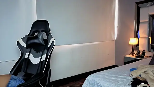 Adhara7 online show from February 2026 07:56:02 PM