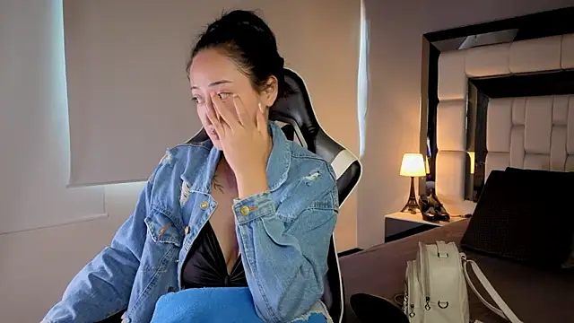 Adhara7 online show from February 2026 07:50:02 PM