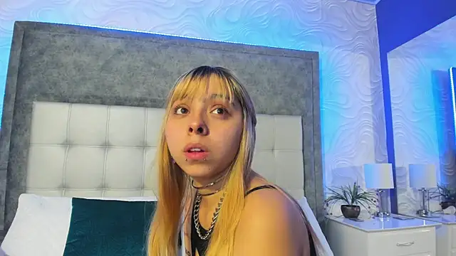 Snapshot of its_bibi chatting on September 2025 08:01:01 PM its bibi online show from September 2025 08:01:01 PM