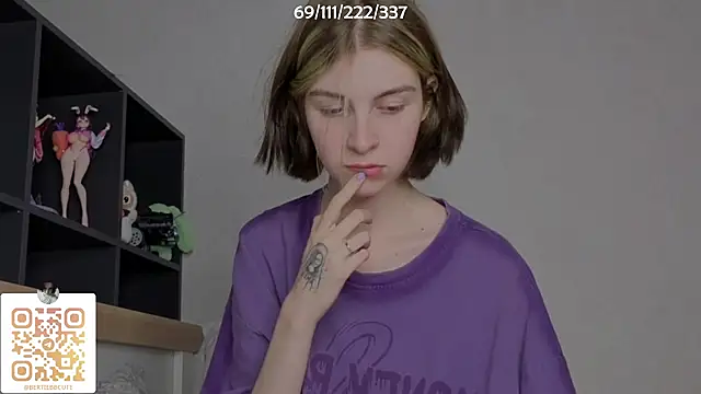 Snapshot of bertamimi chatting on September 2025 06:32:02 PM bertamimi online show from September 2025 06:32:02 PM