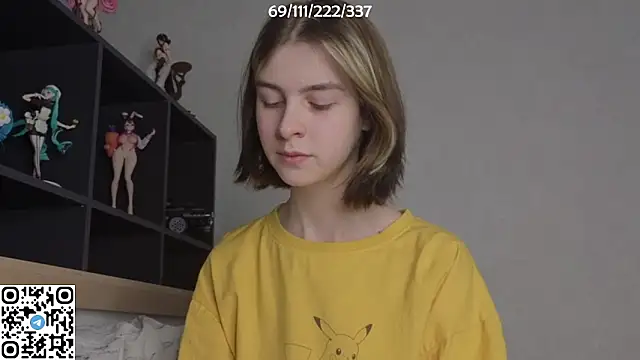 Snapshot of bertamimi chatting on November 2025 06:28:02 PM bertamimi online show from November 2025 06:28:02 PM