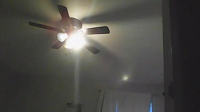 sarahkat86 online show from April 2026 11:24:01 PM