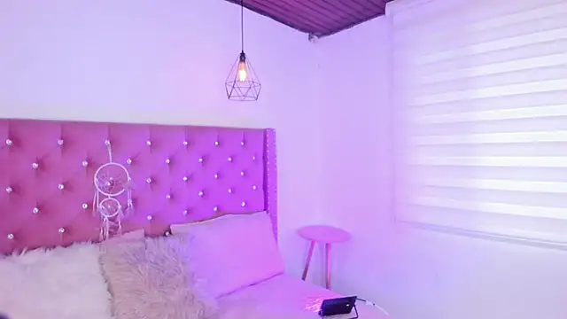 Jade rey  online show from September 2025 08:20:02 PM