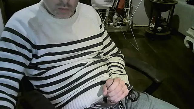 Snapshot of Chrisprngr chatting on October 2025 05:28:01 PM Chrisprngr online show from October 2025 05:28:01 PM