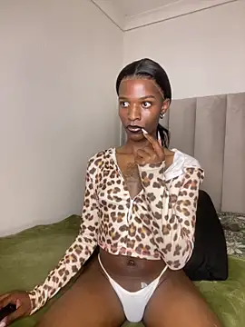 Trans fairy online show from December 2025 09:12:02 PM