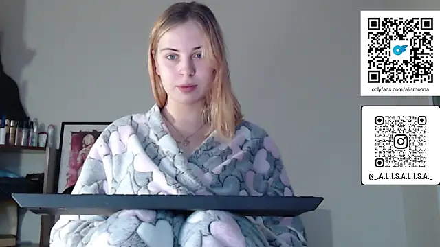 Snapshot of Alismoona chatting on December 2025 12:22:01 PM Alismoona online show from December 2025 12:22:01 PM