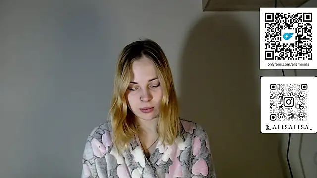 Snapshot of Alismoona chatting on December 2025 09:33:01 PM Alismoona online show from December 2025 09:33:01 PM