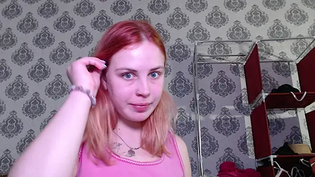 Snapshot of Alismoona chatting on March 2026 04:21:01 PM Alismoona online show from March 2026 04:21:01 PM