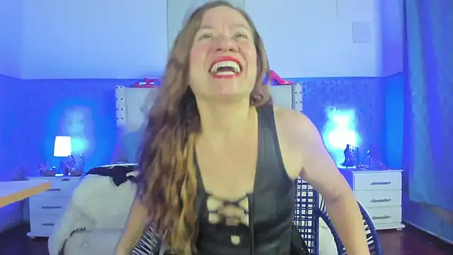 Snapshot of aliceemature4u chatting on October 2025 10:00:02 PM aliceemature4u online show from October 2025 10:00:02 PM