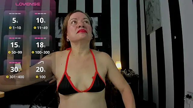 Snapshot of aliceemature4u chatting on October 2025 03:18:02 AM aliceemature4u online show from October 2025 03:18:02 AM