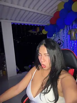 samanthahut1 online show from June 2026 12:32:02 AM