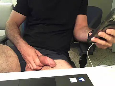 XUCRUTES42 online show from February 2026 09:46:02 PM