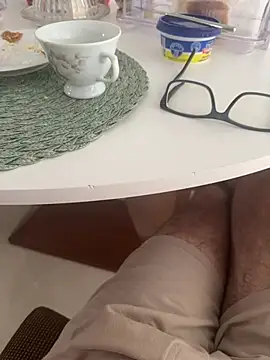 XUCRUTES42 online show from April 2026 11:44:02 AM