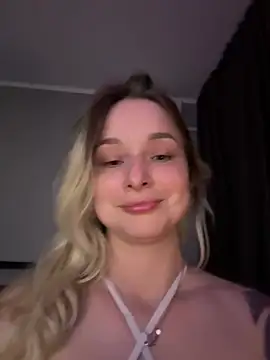LilFleurish online show from May 2026 07:10:01 PM
