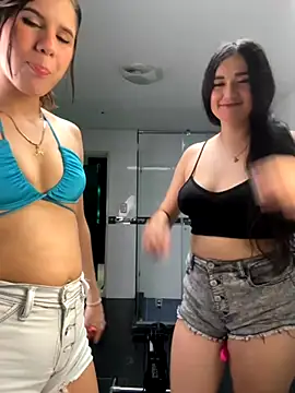 Snapshot of alejandrodolls chatting on September 2025 08:20:02 PM alejandrodolls online show from September 2025 08:20:02 PM