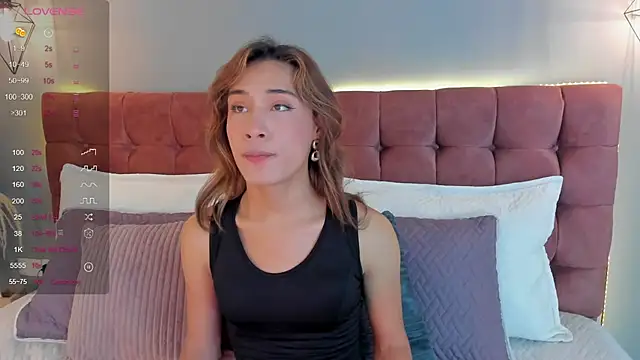 victoria decapri online show from November 2025 08:09:01 PM