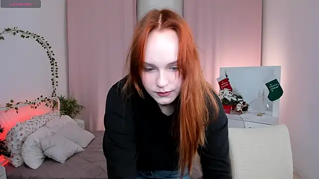 Molly Parker online show from December 2025 11:06:02 AM