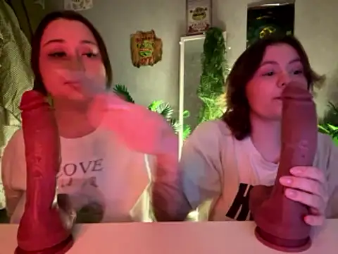 MoonIvy  online show from January 2026 06:09:01 PM