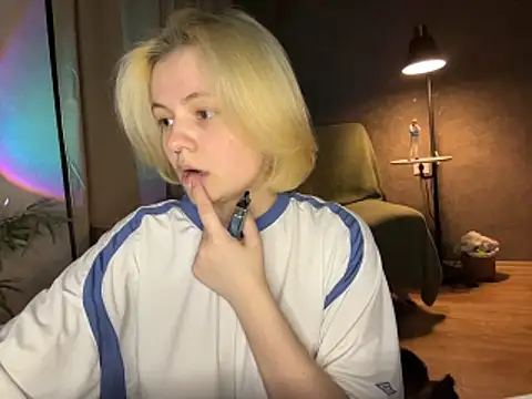 MoonIvy  online show from June 2026 07:31:02 PM