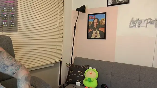 SujannaVarma  online show from November 2025 10:54:02 PM