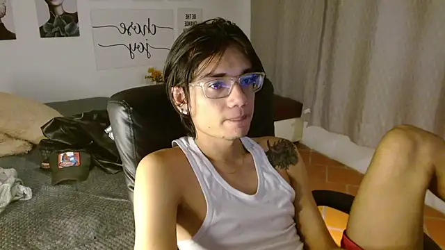 Snapshot of davoxer chatting on October 2025 03:27:02 AM davoxer online show from October 2025 03:27:02 AM