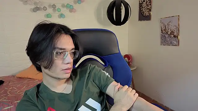 Snapshot of davoxer chatting on December 2025 03:45:02 AM davoxer online show from December 2025 03:45:02 AM