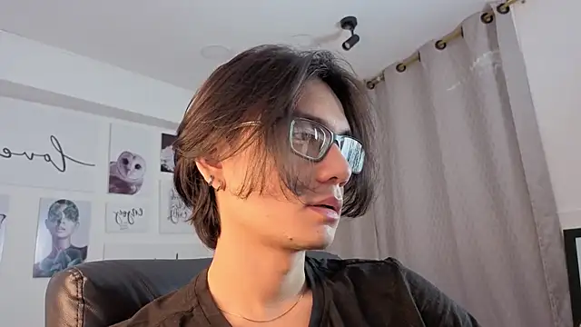 Snapshot of davoxer chatting on December 2025 03:46:02 AM davoxer online show from December 2025 03:46:02 AM