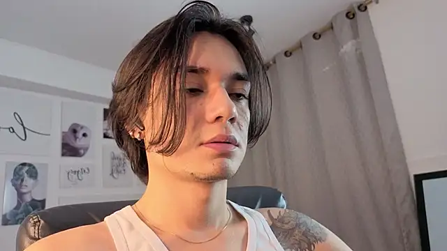 Snapshot of davoxer chatting on December 2025 03:37:02 AM davoxer online show from December 2025 03:37:02 AM