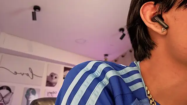 Snapshot of davoxer chatting on March 2026 04:08:01 AM davoxer online show from March 2026 04:08:01 AM