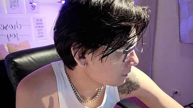 Snapshot of davoxer chatting on March 2026 04:29:01 AM davoxer online show from March 2026 04:29:01 AM