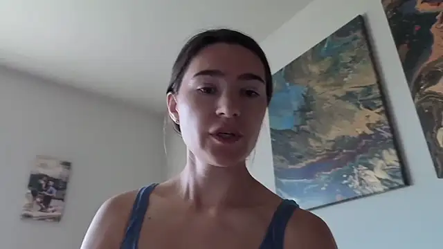 Snapshot of bambifarrina chatting on April 2026 05:15:02 PM bambifarrina online show from April 2026 05:15:02 PM