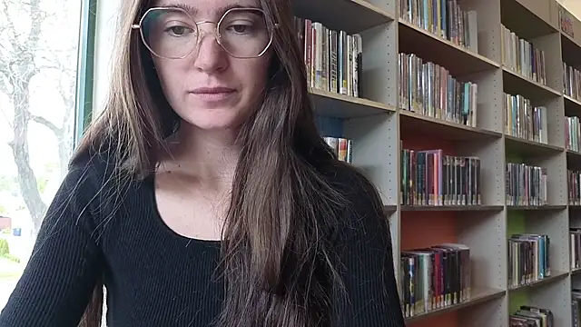 Snapshot of bambifarrina chatting on May 2026 08:27:01 PM bambifarrina online show from May 2026 08:27:01 PM