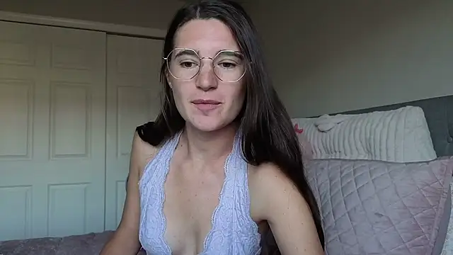 Snapshot of bambifarrina chatting on June 2026 12:27:01 AM bambifarrina online show from June 2026 12:27:01 AM