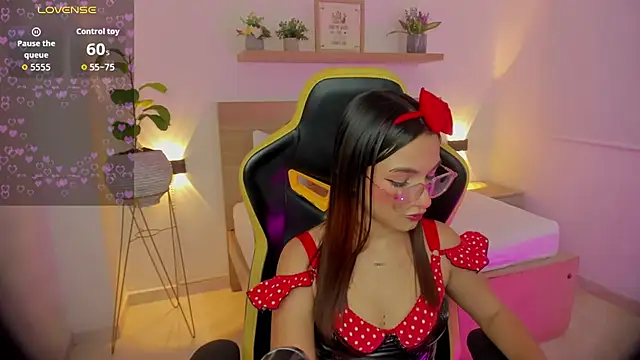 Snapshot of luma_sky_ chatting on December 2025 03:26:02 AM luma sky online show from December 2025 03:26:02 AM