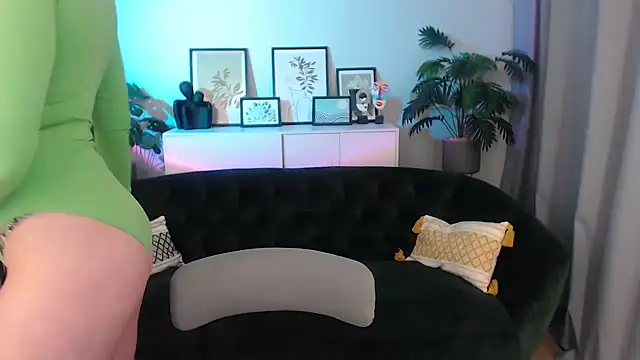 Natalee Love online show from September 2025 12:43:02 AM