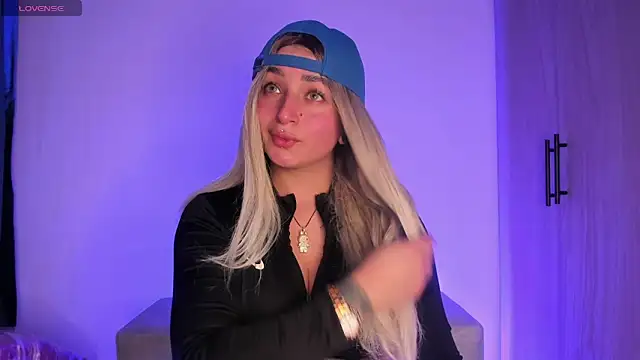 scarlett Collinss online show from November 2025 04:45:02 AM